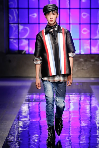 Look 43